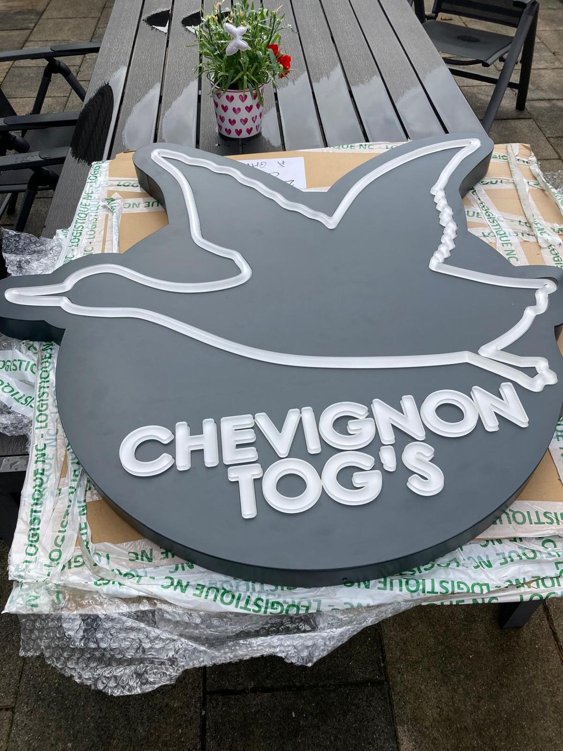 LEUTCHTREKLAME TOGS UNLIMTED CHEVIGNON PARIS