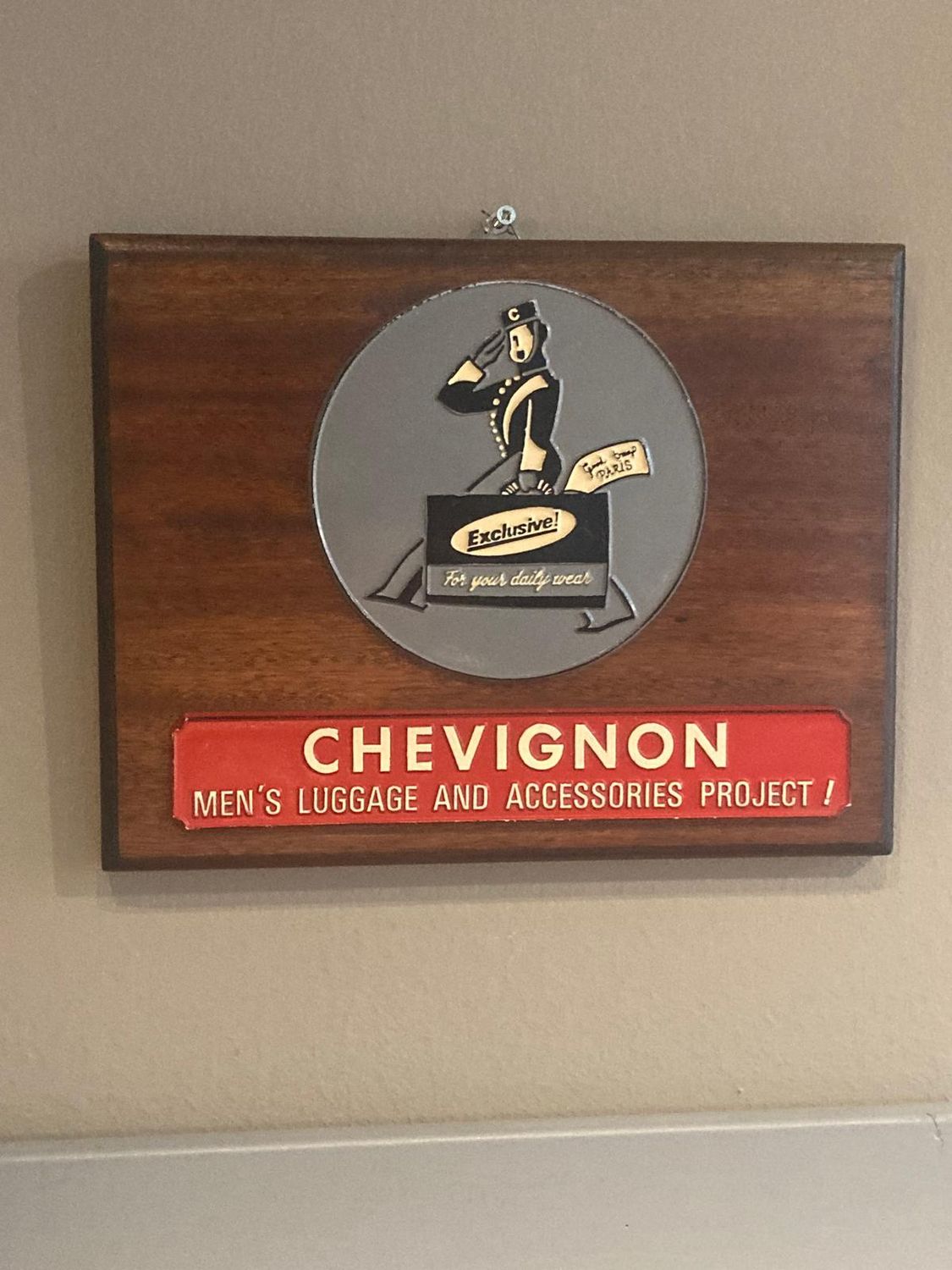 HOLZ METALL DISPLAY CHEVIGNON PARIS