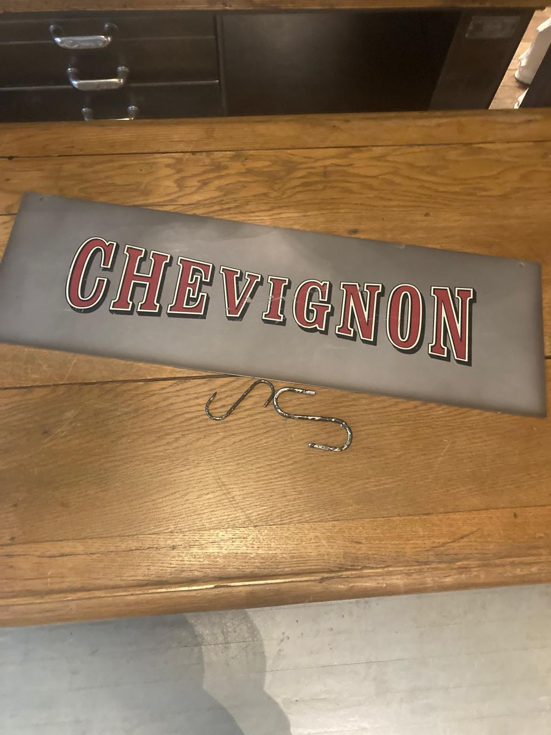 METALL SCHILD VINTAGE CHARLES CHEVIGNON PARIS