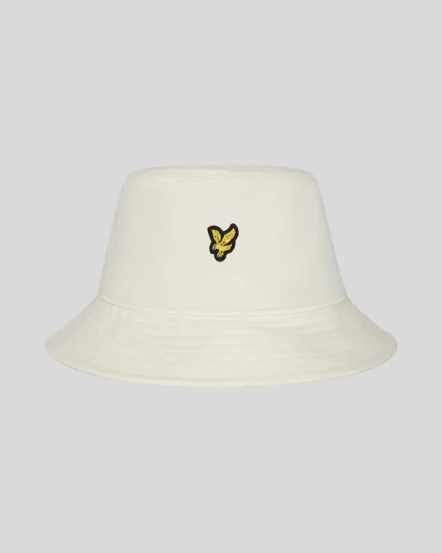 a BEIGE BUCKET HAT LYLE &amp; SCOTT
