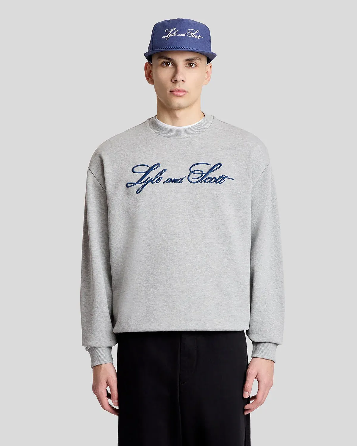 a SCRIPT LOGO GREY CREW NECK SWEATSHIRT LYLE &amp; SCOTT