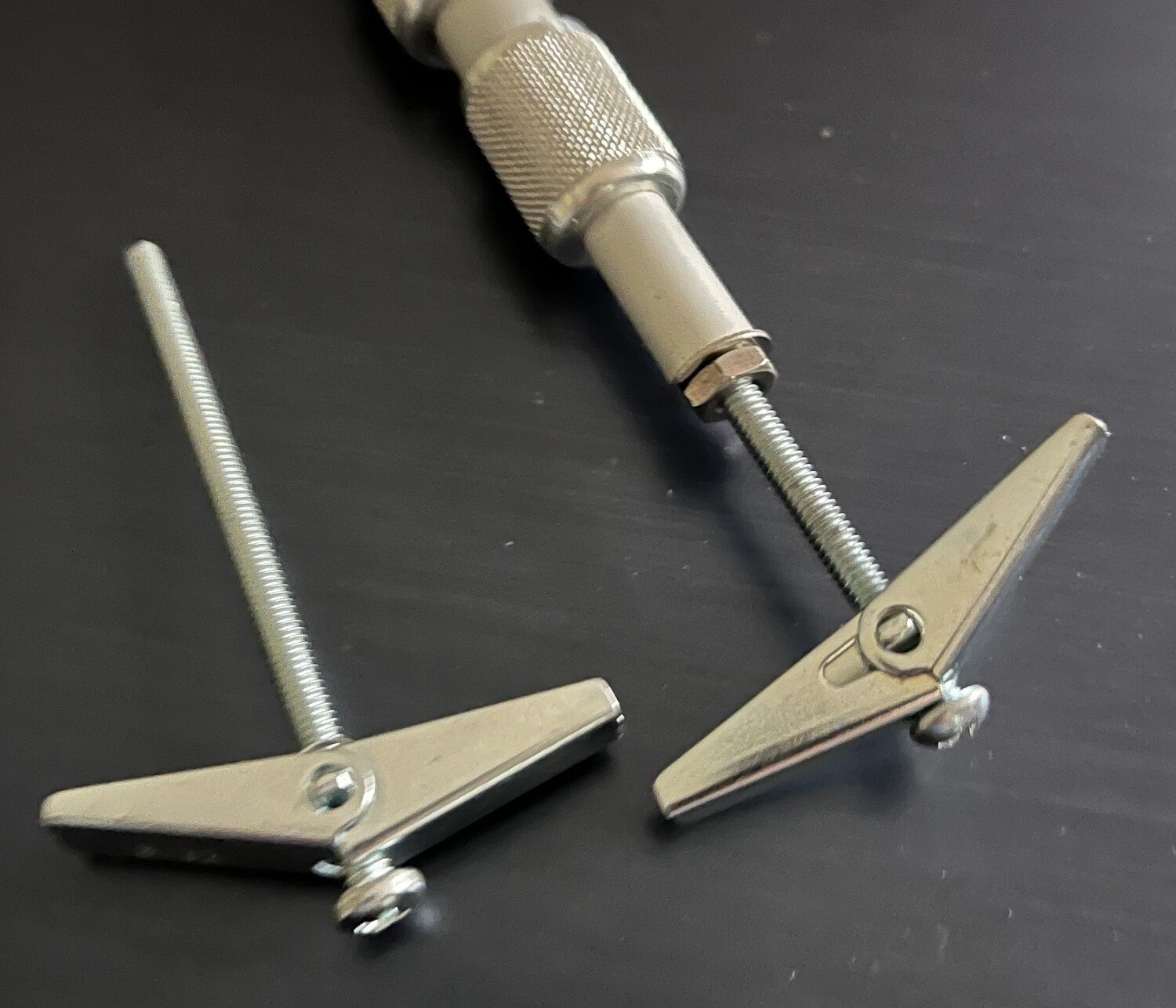 Toggle Bolt