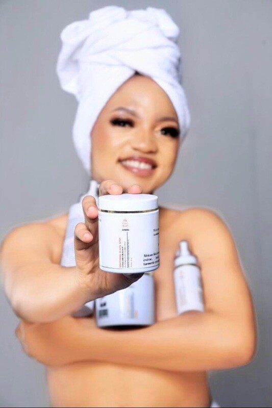 Metisse Lightening Scrub