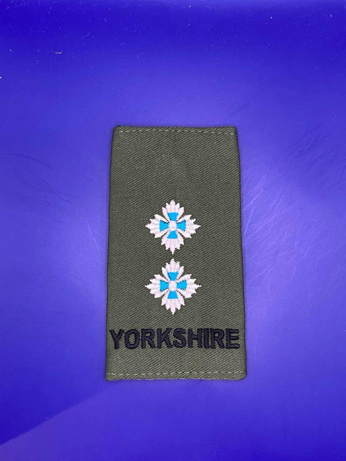 CIIIR Olive Green Rank Slide - Yorkshire Regiment - YORKS - Lt Lieutenant