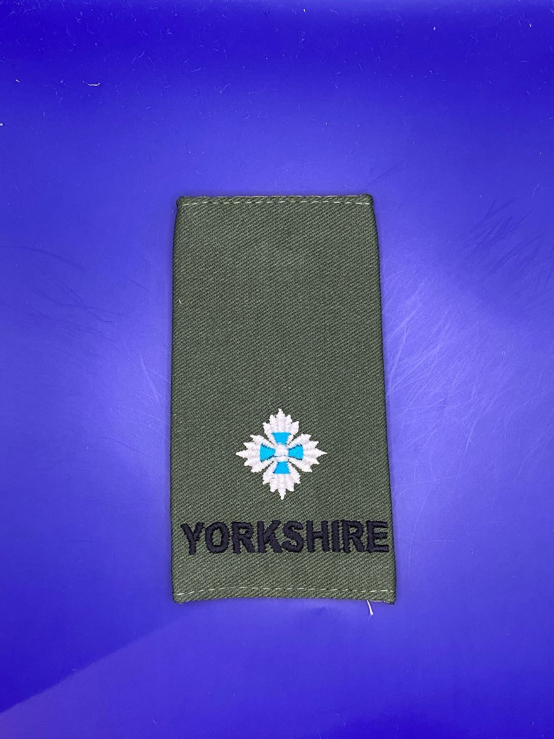 CIIIR Olive Green Rank Slide - Yorkshire Regiment - YORKS - 2Lt Second Lieutenant