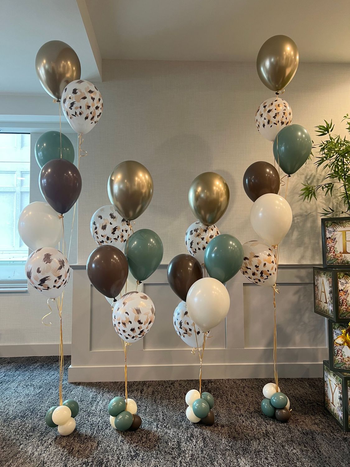 Two Dozen Balloon Bouquet (24)