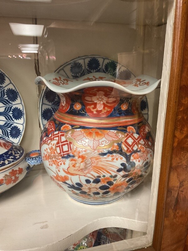 Antique Japanese Imari Vase with Ruffle Top