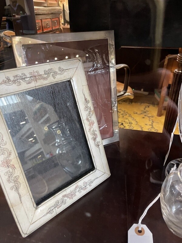 Medium Silver Frame