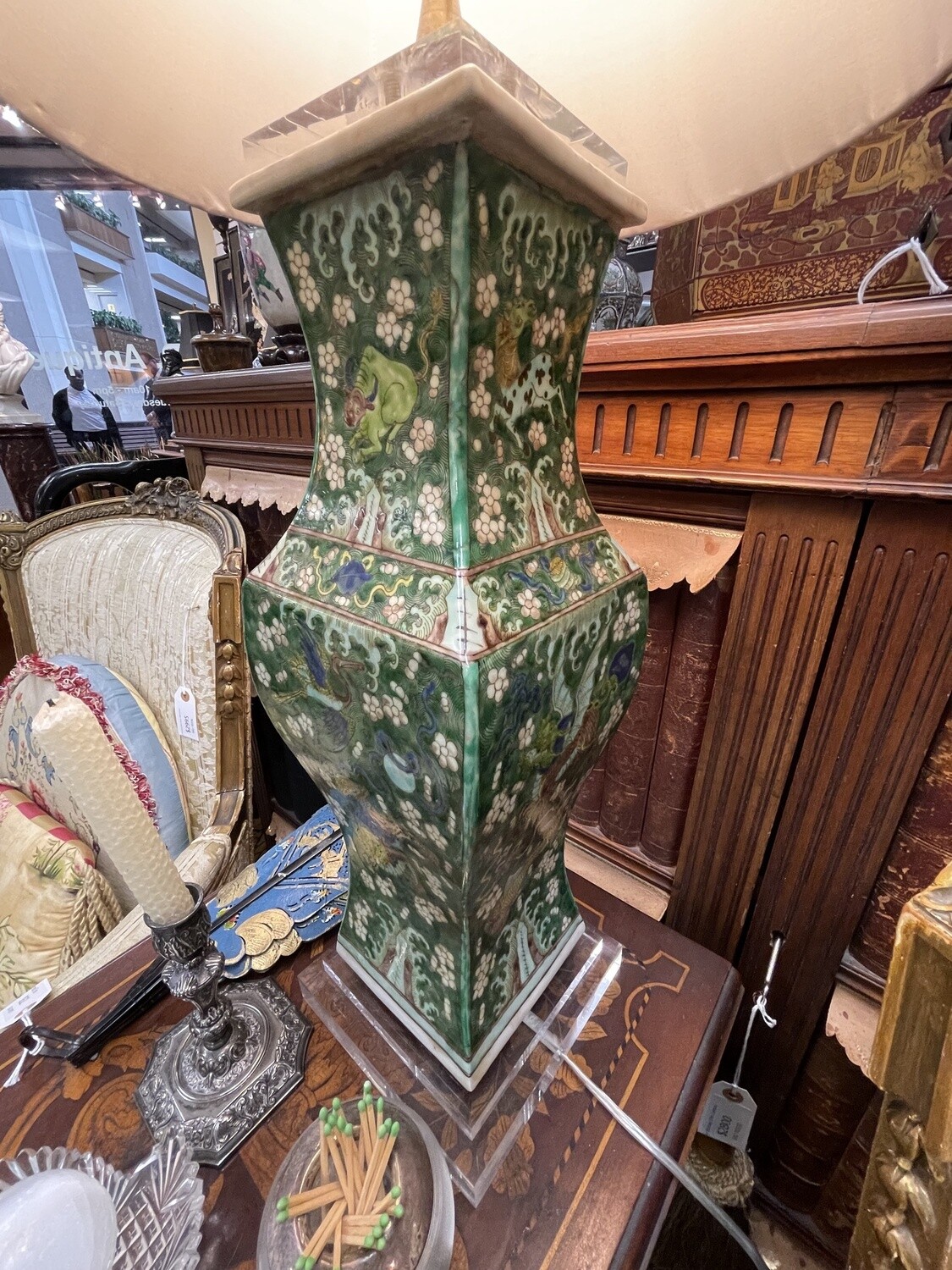 Chinese 19th Century Porcelain Lamp with Dragon Figures and a Modern Acrylic Base