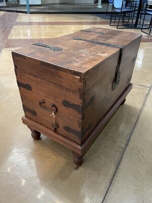 English 18th Century Mahogany Trunk with Metal Straps on Stand