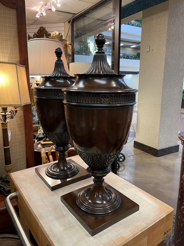 Pair of English Mahogany Hepplewhite Urn Shaped Cutlery Boxes with an Acorn Finial Height Adjustable Locking/Telescoping Lid