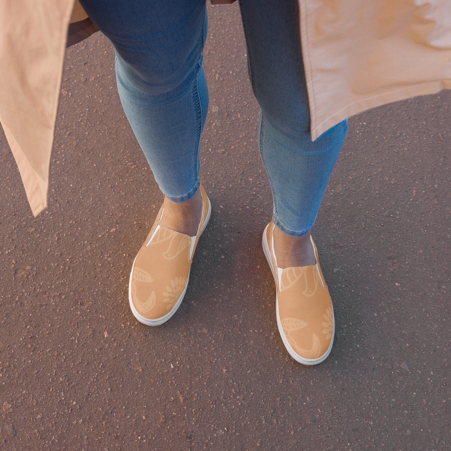 Tan Birds &amp; Flowers-Women’s slip-on canvas shoes