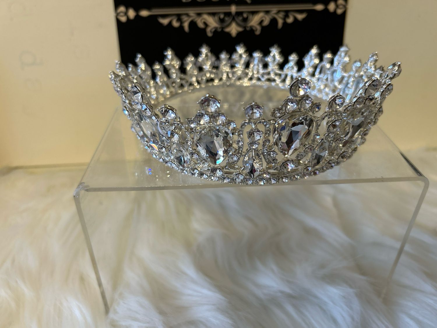 Silver crown 