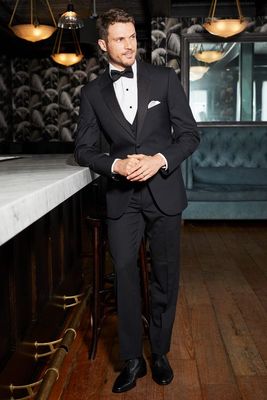BLACK LEGACY PERFORMANCE TUXEDO MICHAEL KORS | STYLE 921