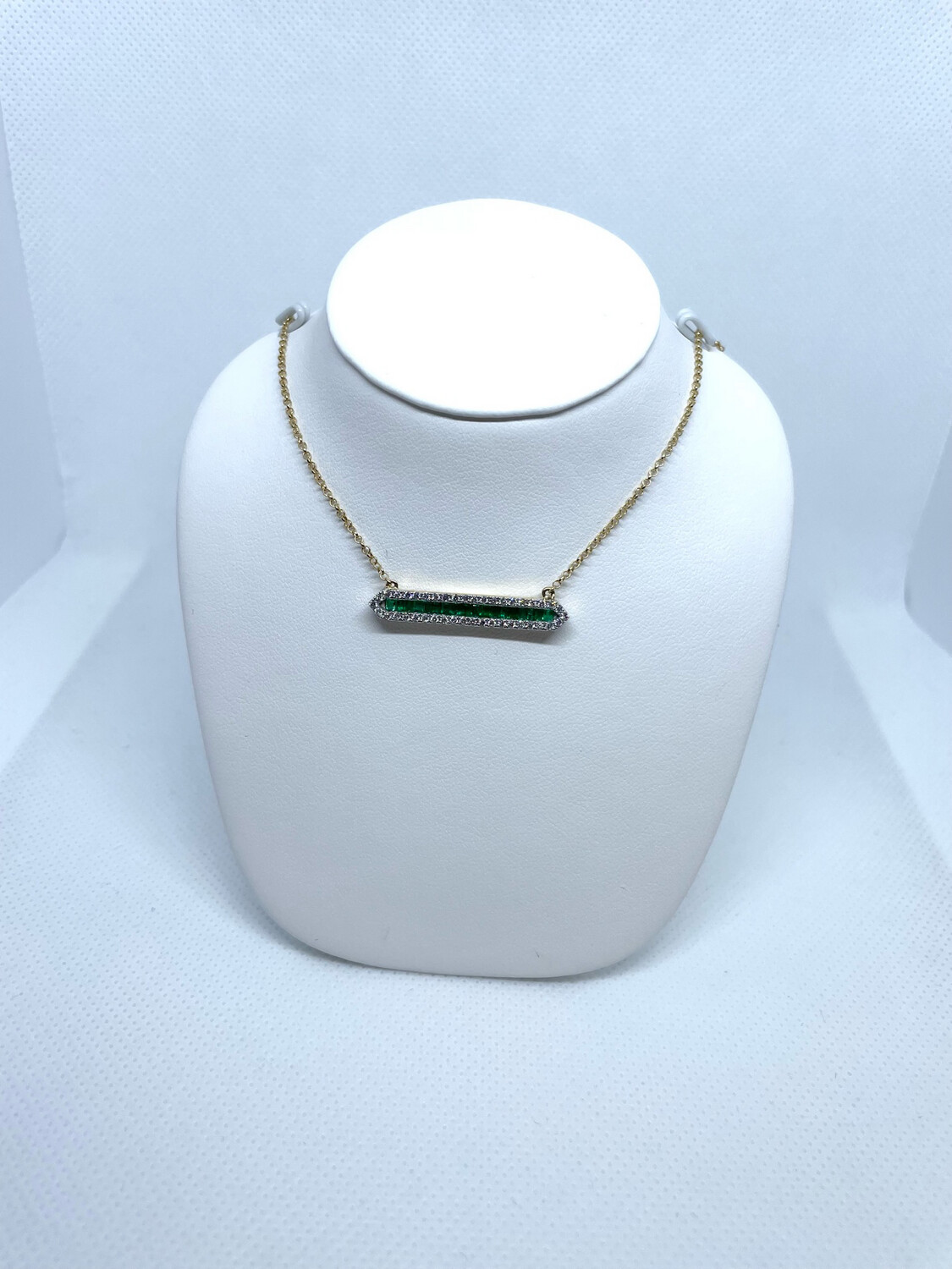 14k YG Em0.565 D0.36 Emerald Bar