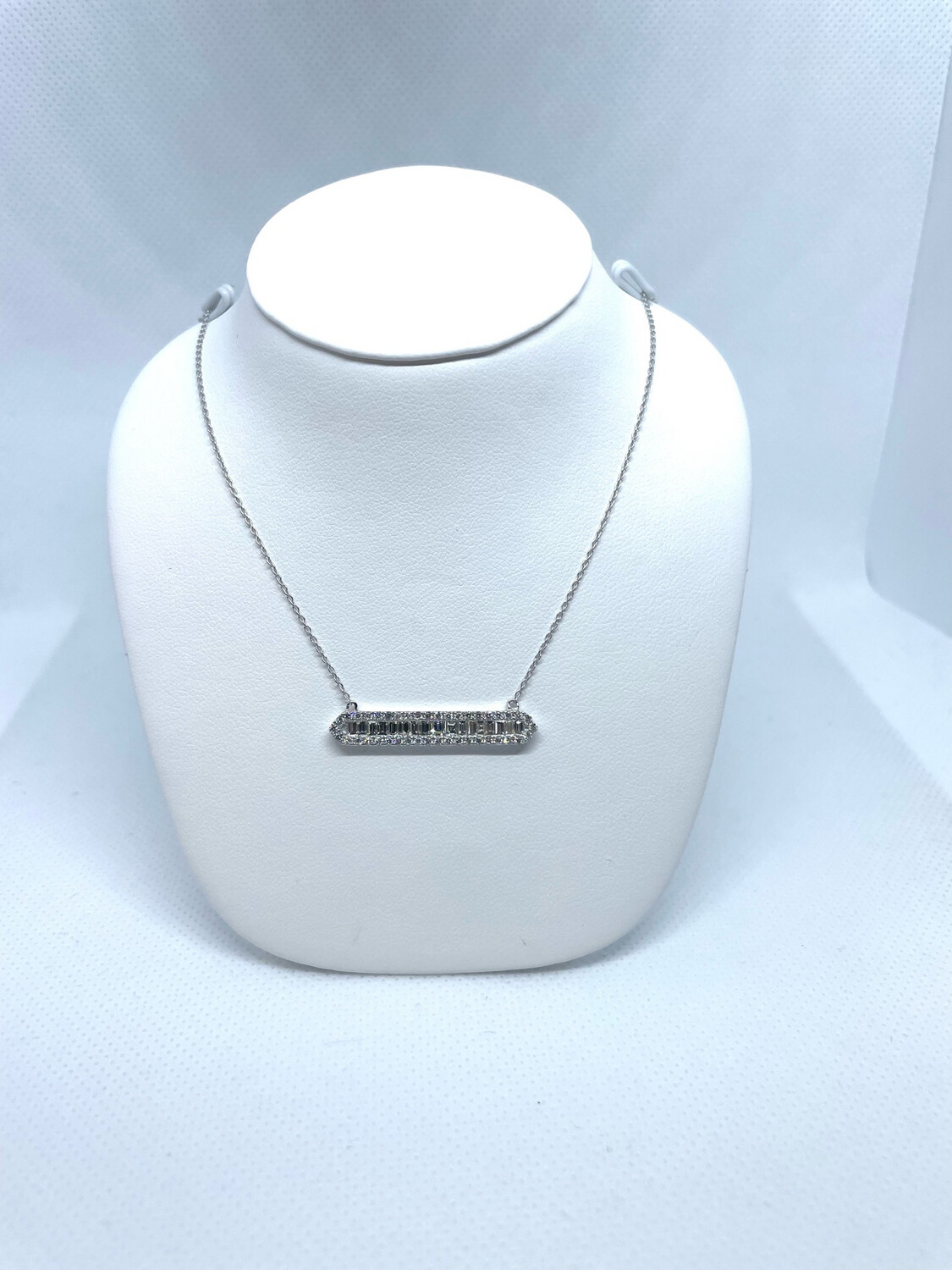 14k WG D0.9 Diamond Bar