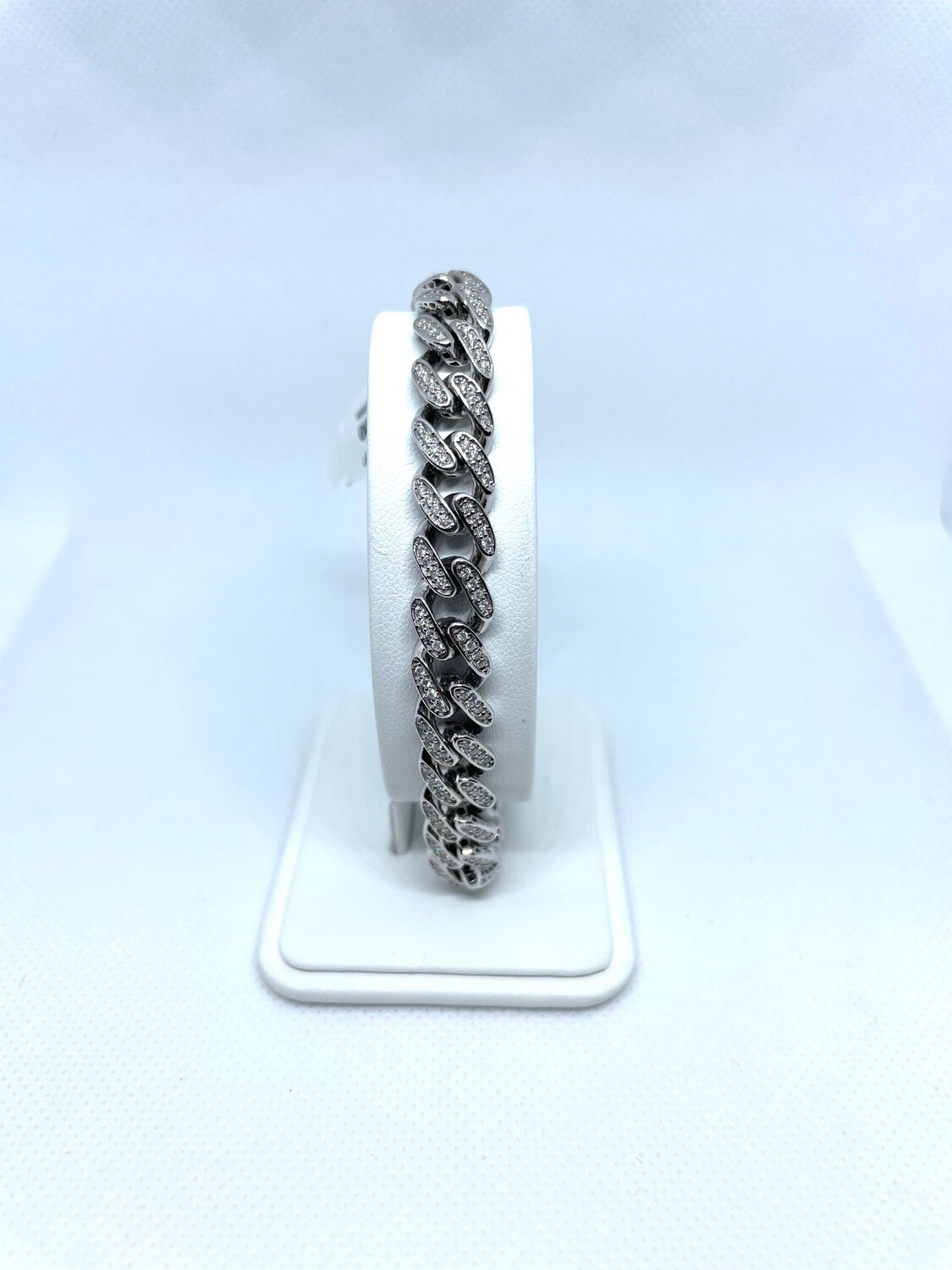 14k W D:1.87 Diamond Cuban