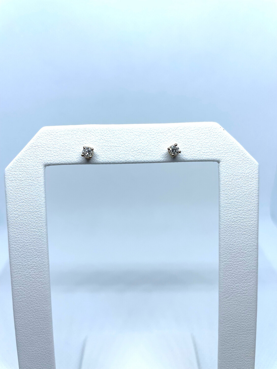 0.25 Ctw 14k Y Rnd Stud