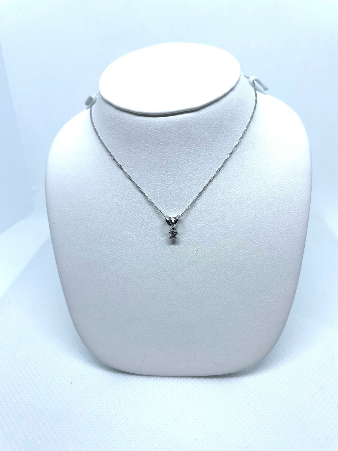 1/10 Carat 14k WG Rabbit Ear Pend