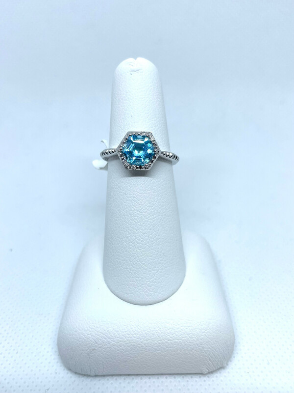 14k W Blue Topaz Ring