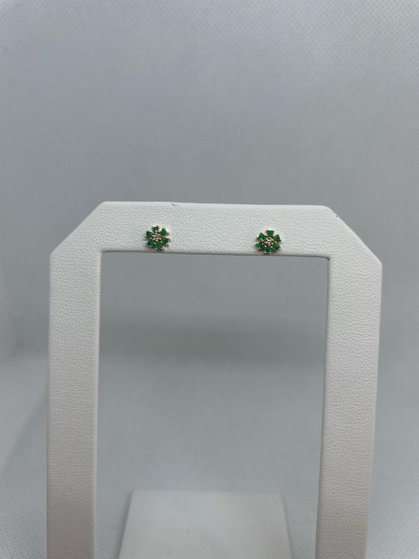 14k YG Emerald Flower Earrings