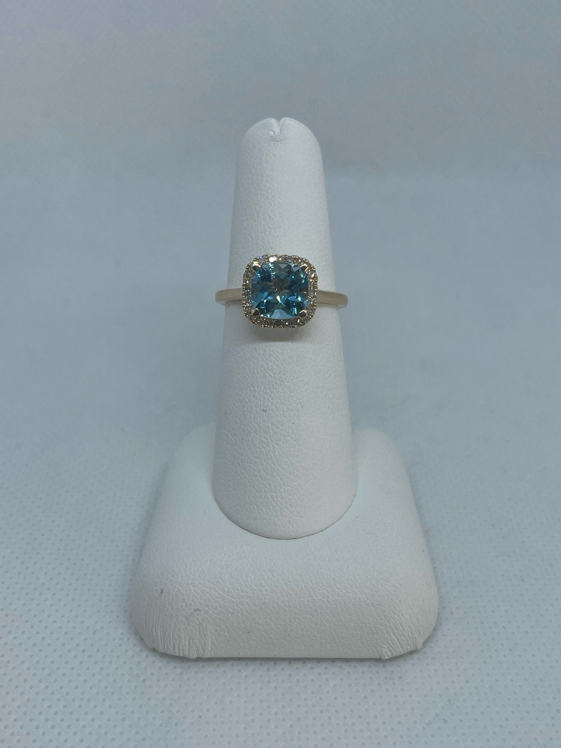 10ky Bl Topaz Ring
