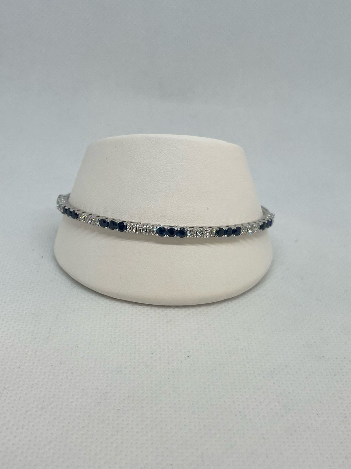 14k W Diamond And Sapphire Bangle