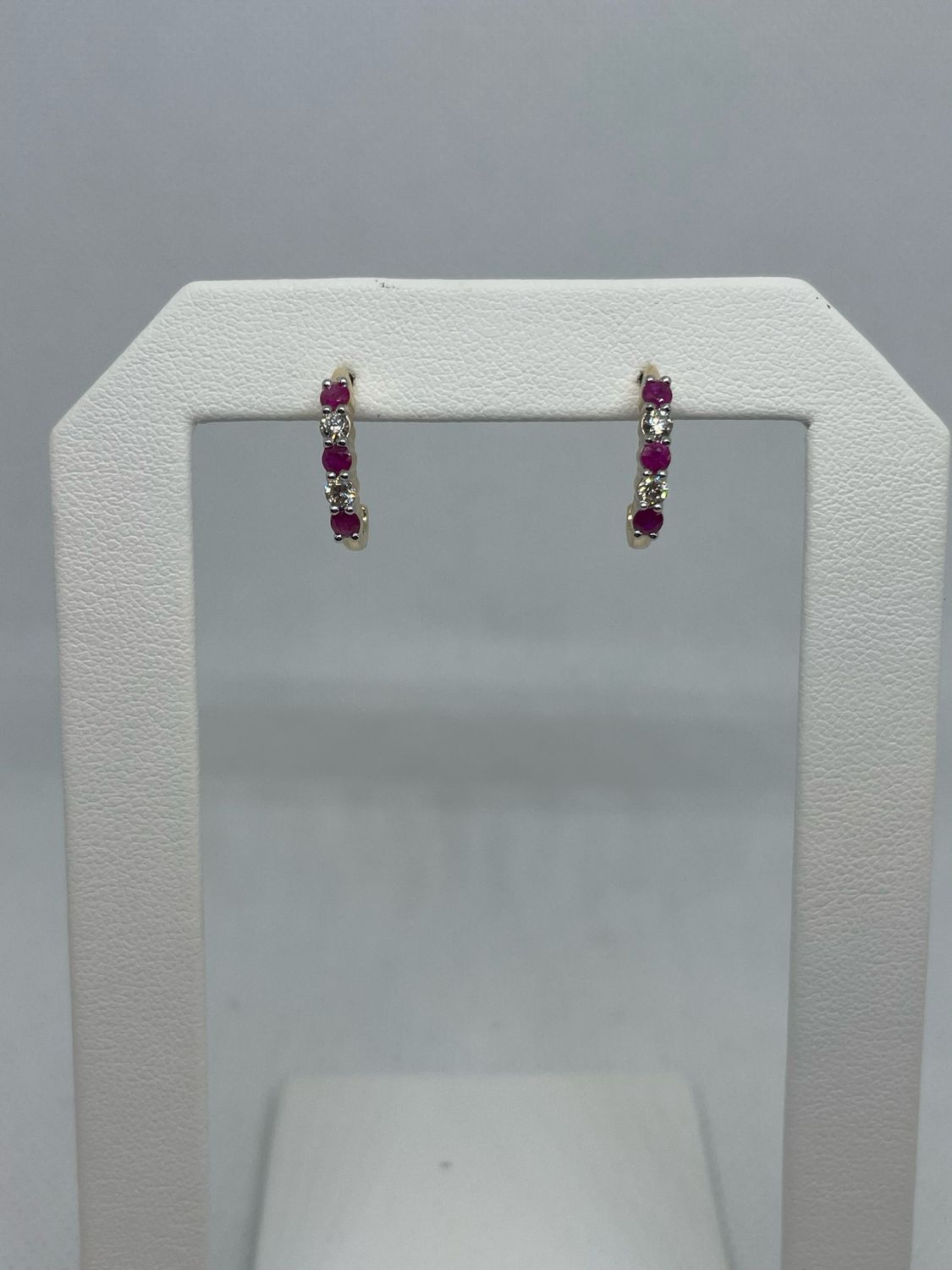 14ky Ruby Semi Hoop