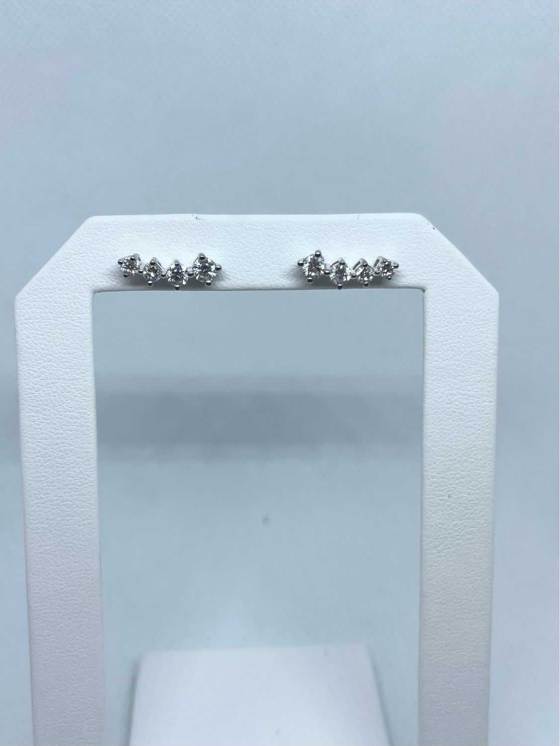 14kt WG 1.0ct F VS LAB Round Cut Arch Studs