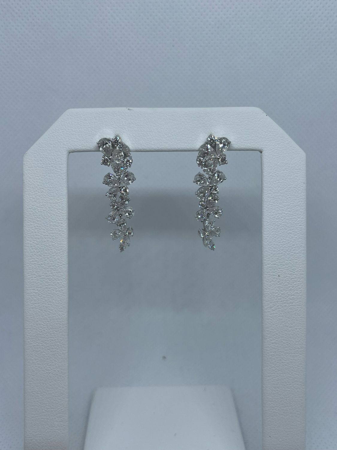 14kt WG 6.52ct F VS LAB Cluster Dangle