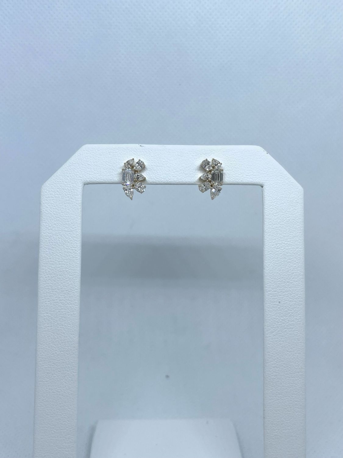 14kt YG 2.02ct F VS1 LAB Cluster Studs