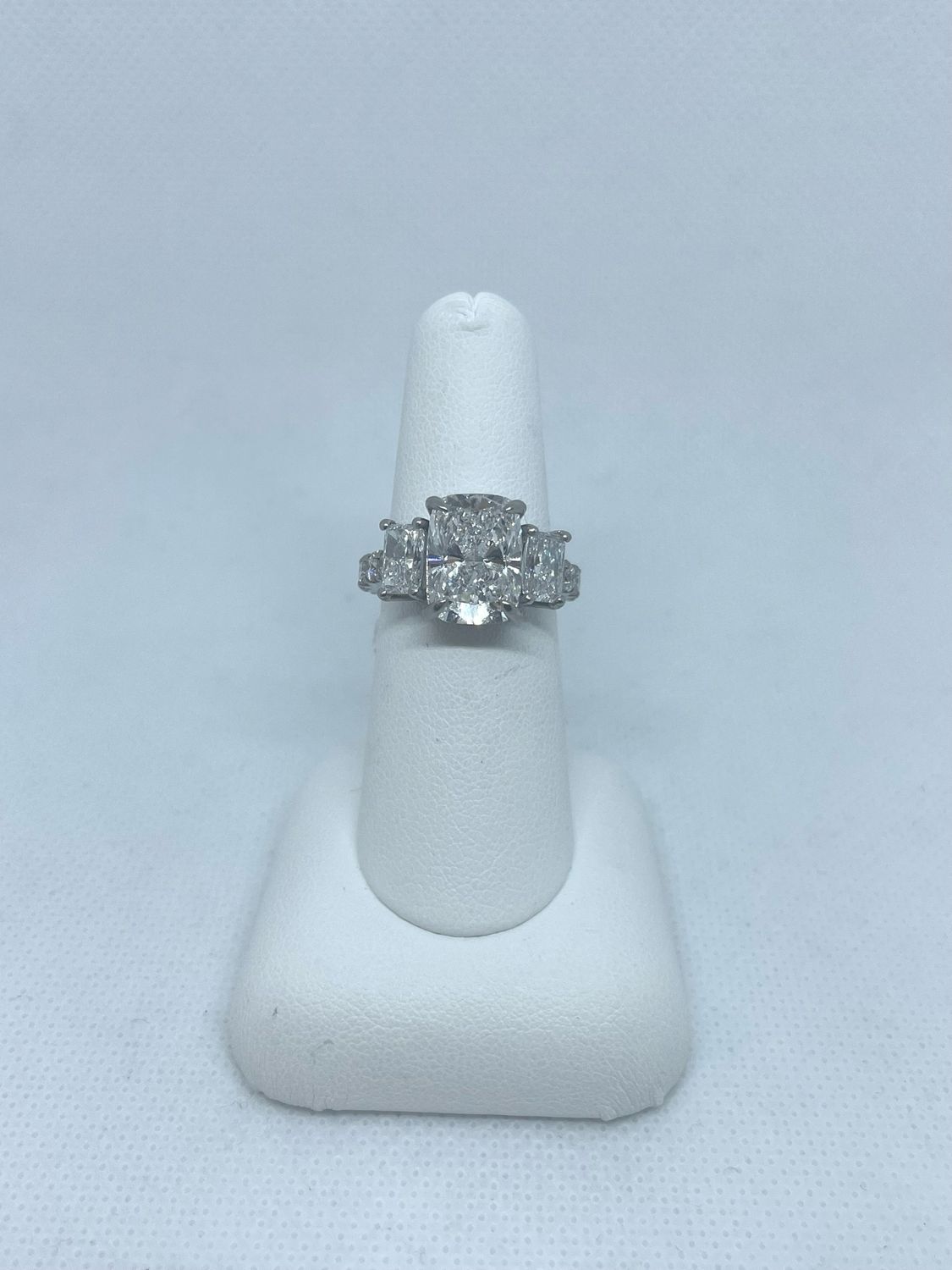 PLAT 4.66 Carat LAB Diamond Ring