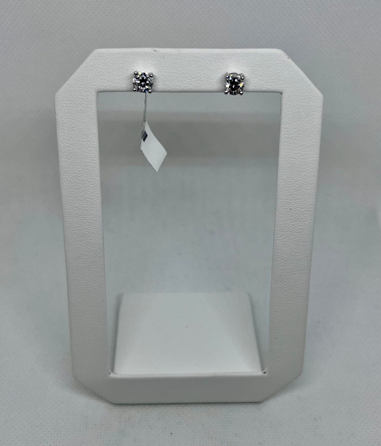 ​14kt WG 1.40ct F VS LAB Round Cut Studs
