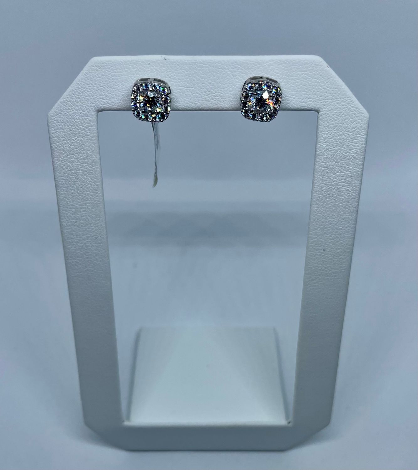 ​14kt WG 2.0ct F VS LAB Round Halo Cluster Studs