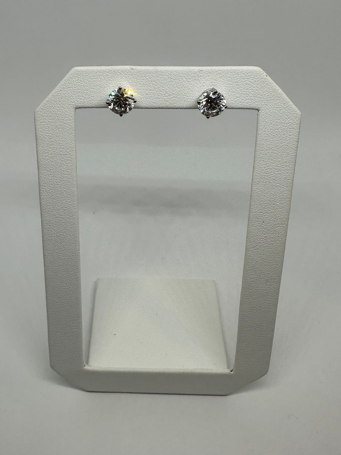 14kt WG 3.02ct FVVS2 LAB Round Cut Studs