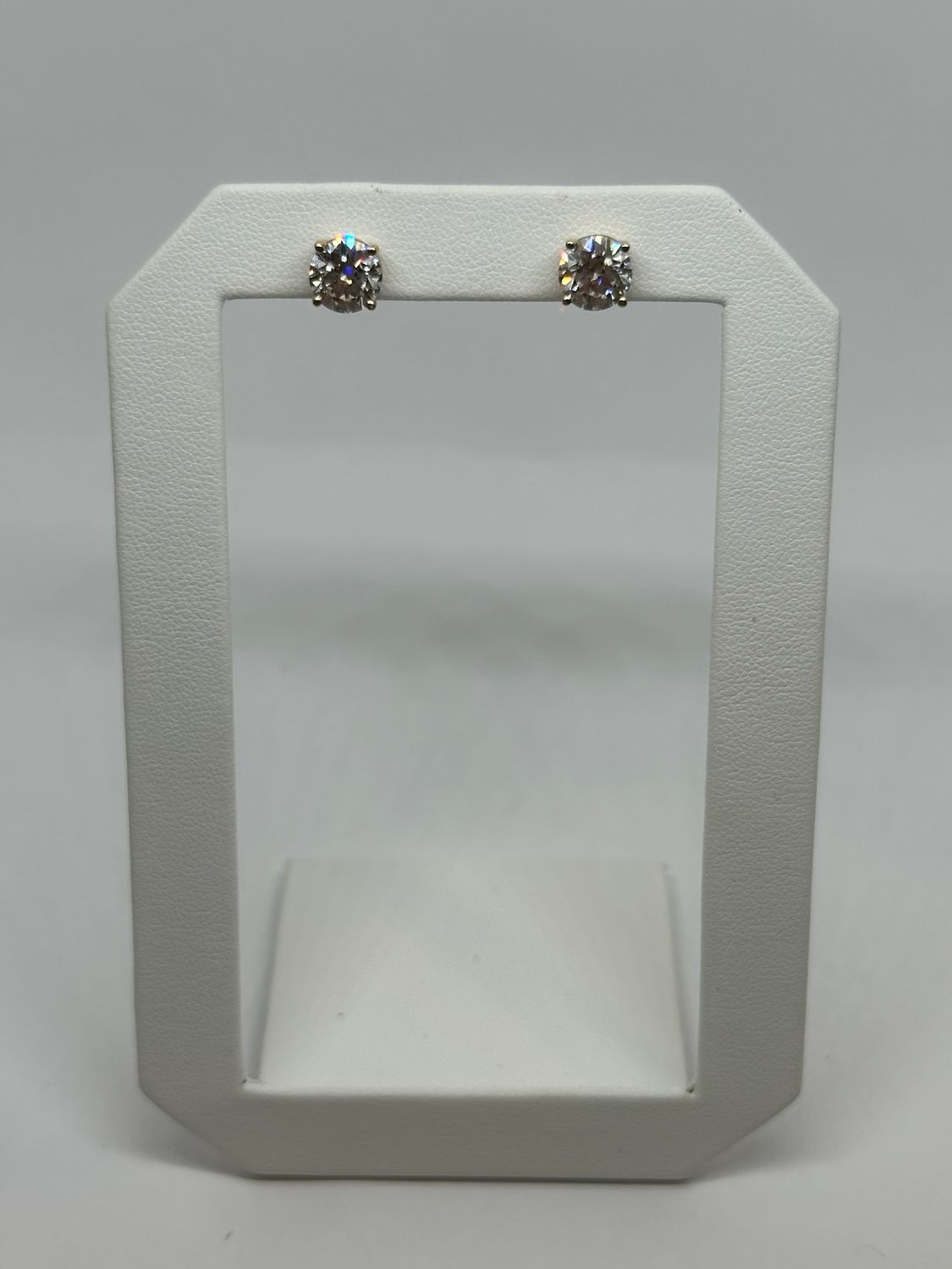 14kt WG 2.08ct E VVS2 LAB Round Cut Studs