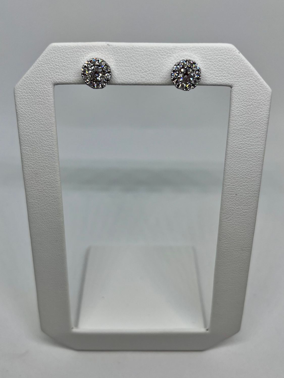 14kt WG 1.0ct LAB Round Halo Stud