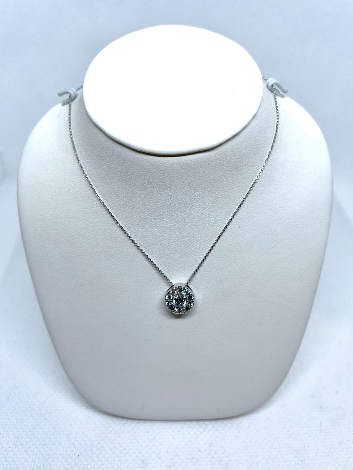 14kt WG 0.5ct LAB Round Cut Cluster Necklace