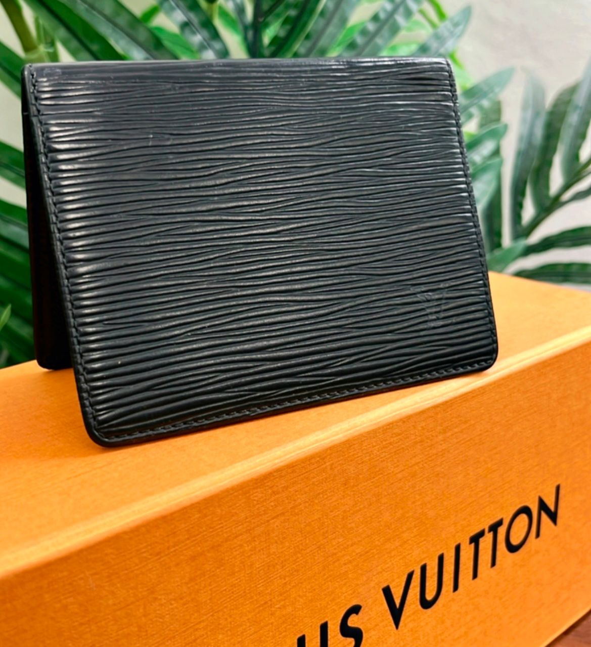 Authentic Louis Vuitton Bi-Fold Cardholder