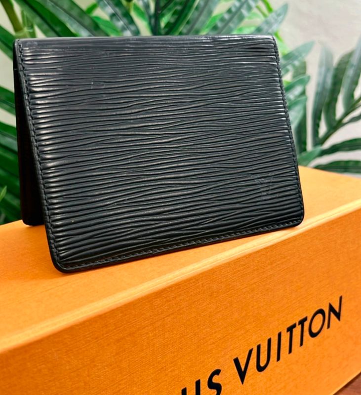 Louis Vuitton Bi-Fold Cardholder