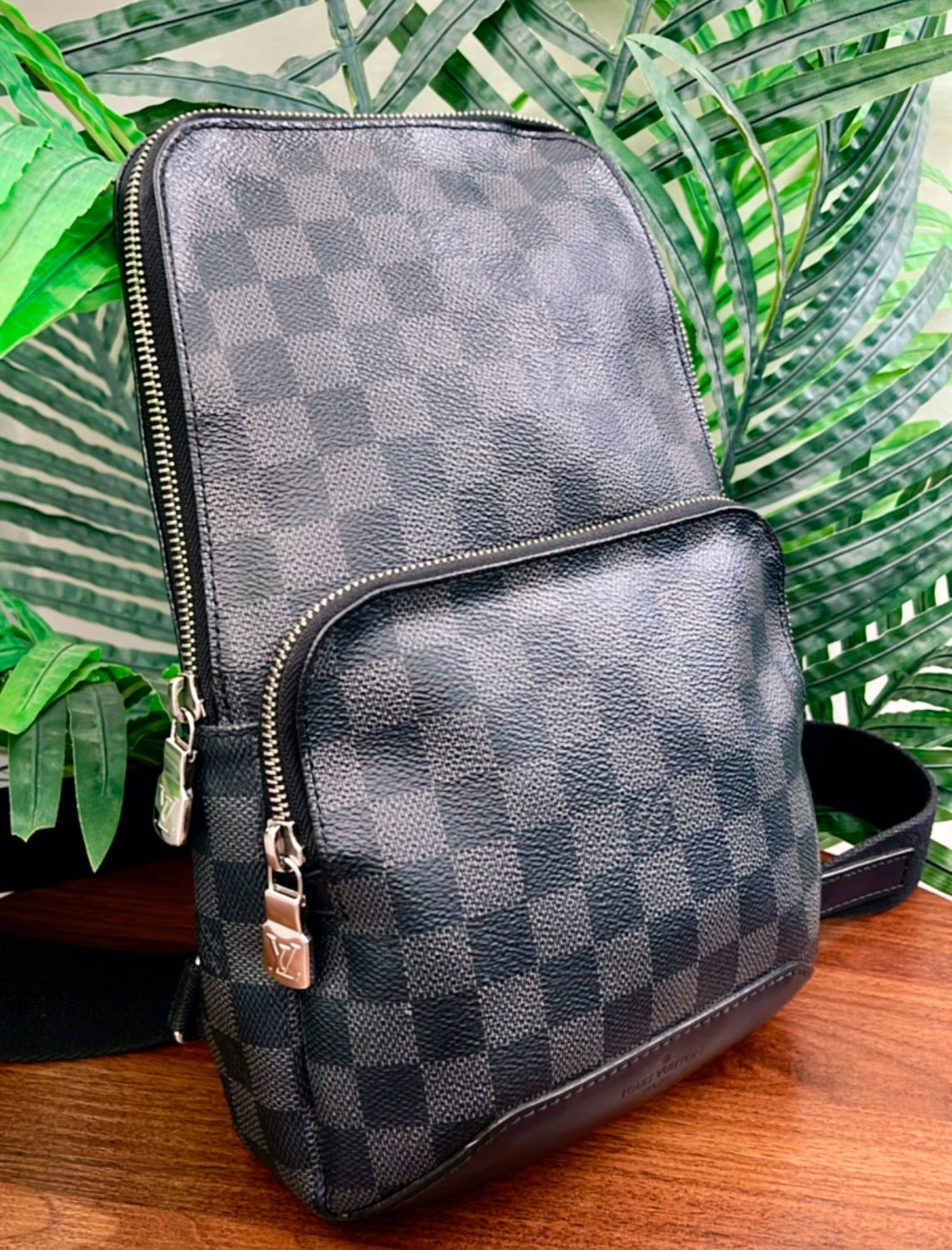 Louis Vuitton Slingbag