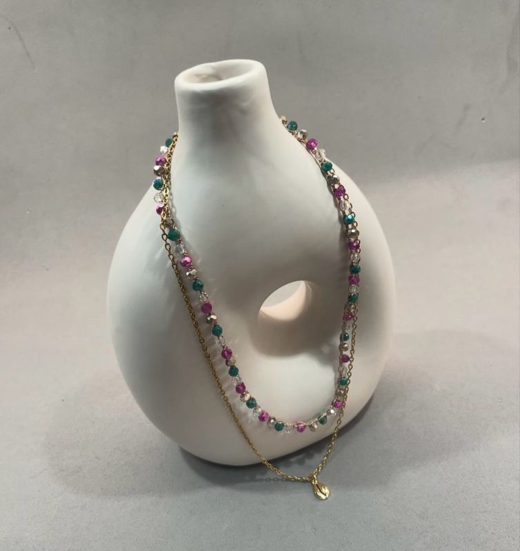 Girocollo verde e fucsia doppio con ciondolo a conchiglia placcata oro 18ct