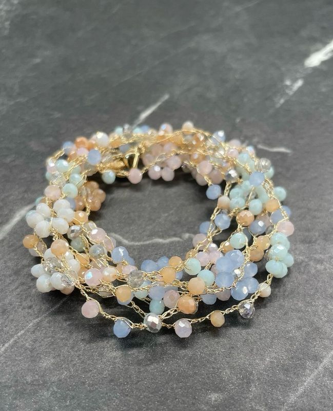 Collana lunga 150 cm e piccoli cristalli colorati