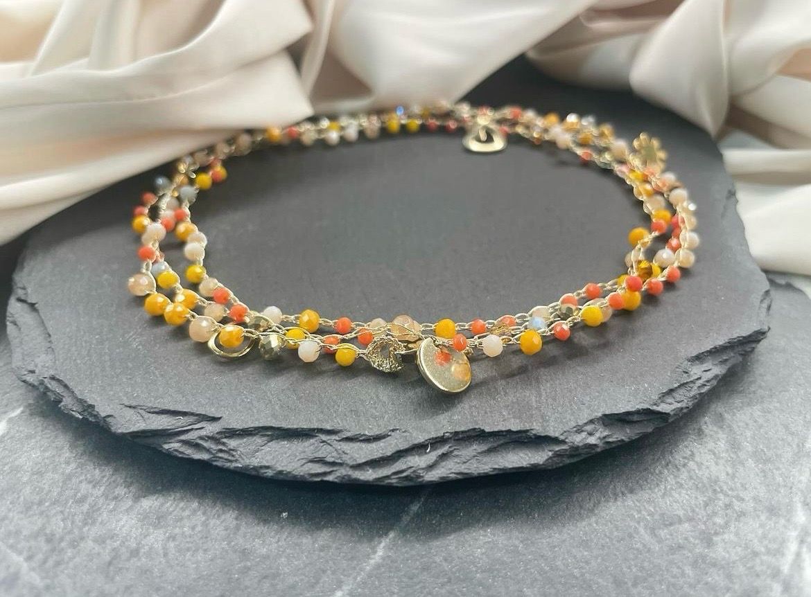 Collana lunga con piccoli cristalli