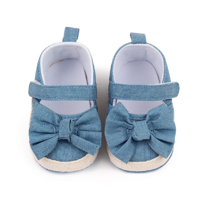Zapatilla color celeste Talla 11