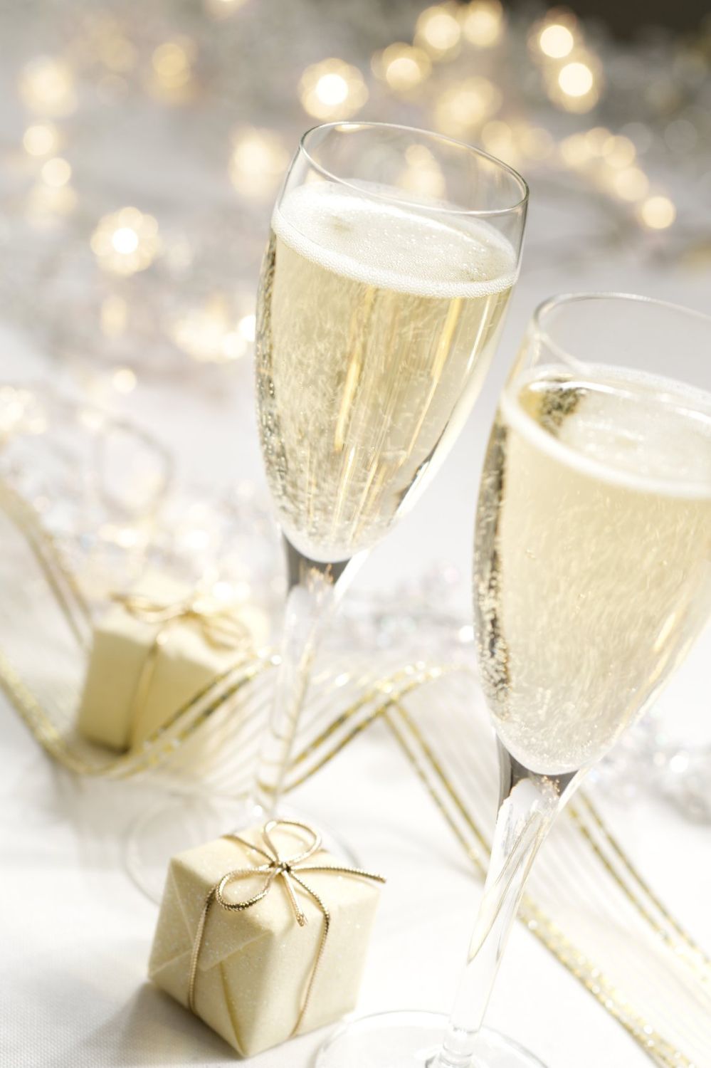 ART, CHAMPAGNE & FEUILLES D'OR