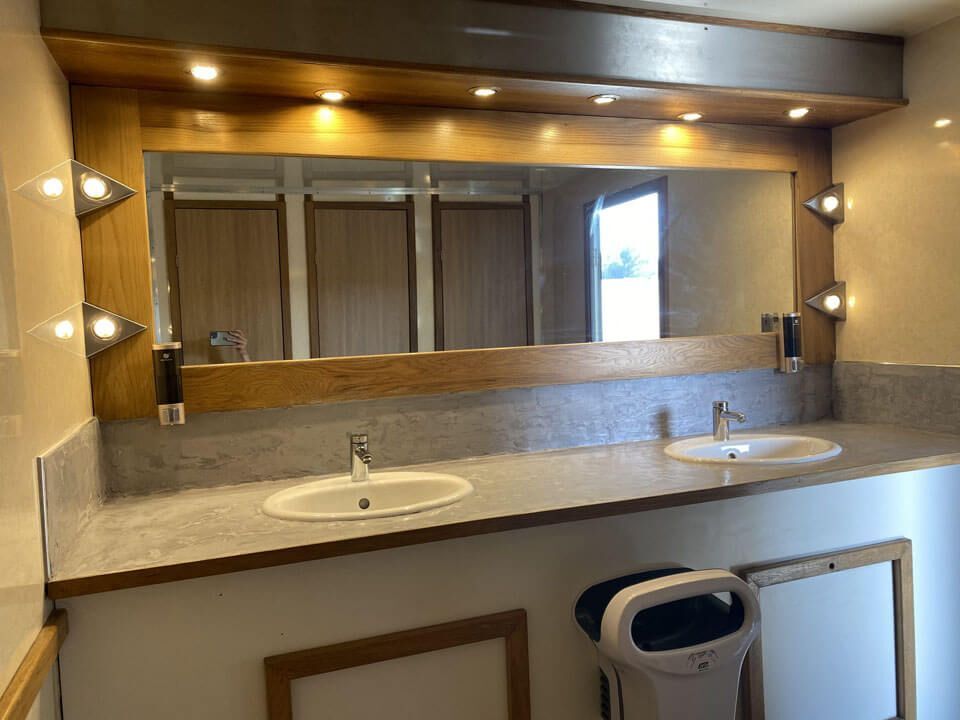 Caravane Riviera (300/350 pers.)