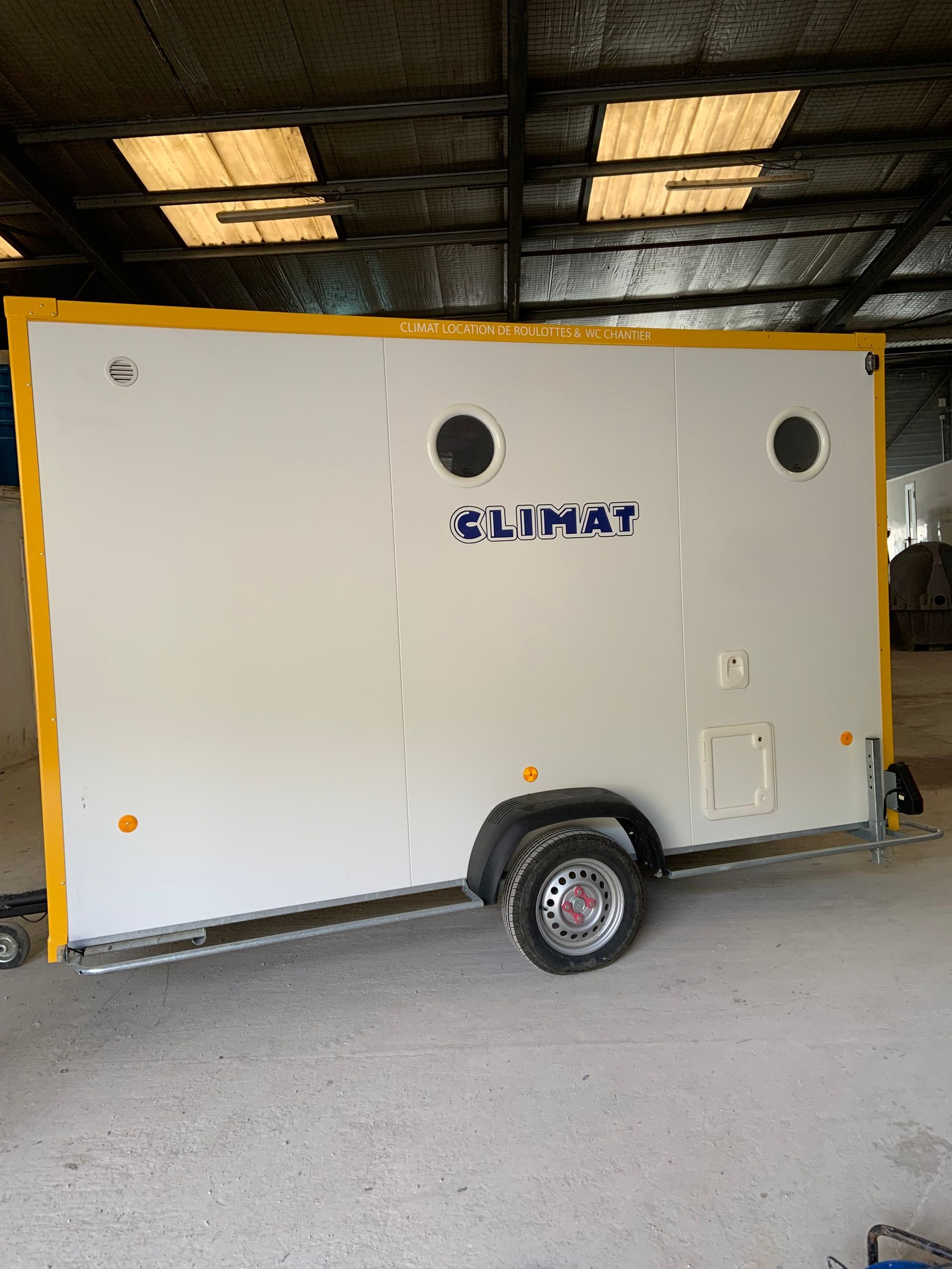 Moyennes roulottes 4-6 personnes / abris-mobiles de chantier (ROUL9, 10)