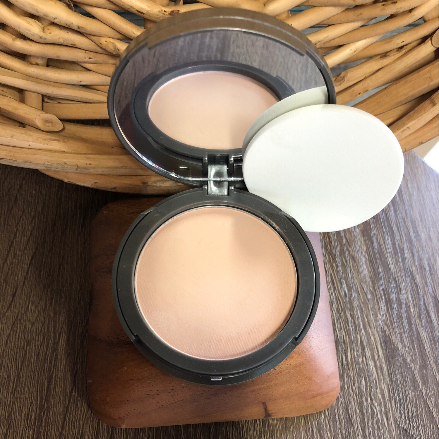 Mirabella Pure Press Foundation I