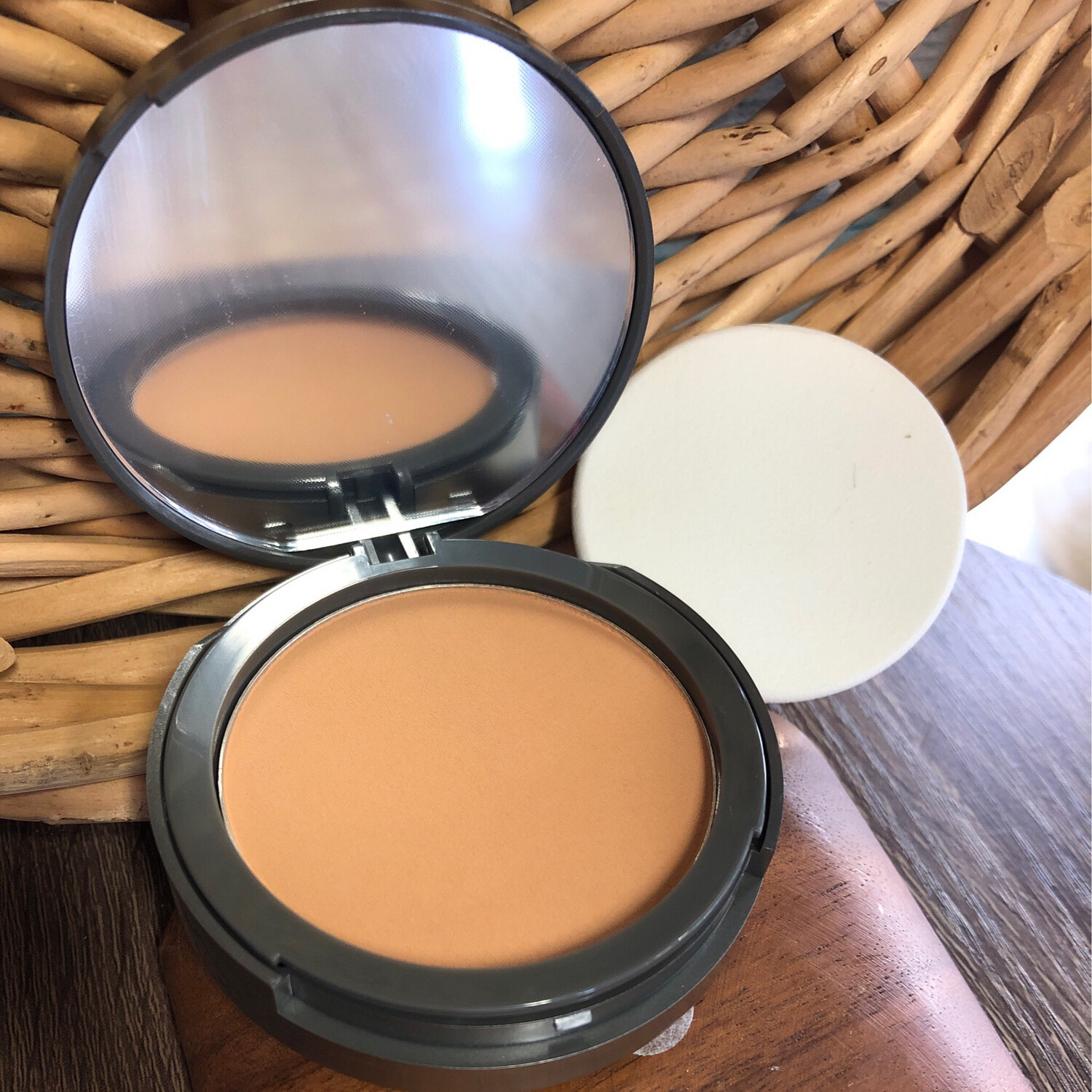 Mirabella Pure Press Foundation IV